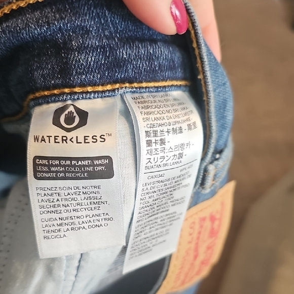 Levi's Blue Jean Shorts High-Waisted Cut-Off - Picture 4 of 4